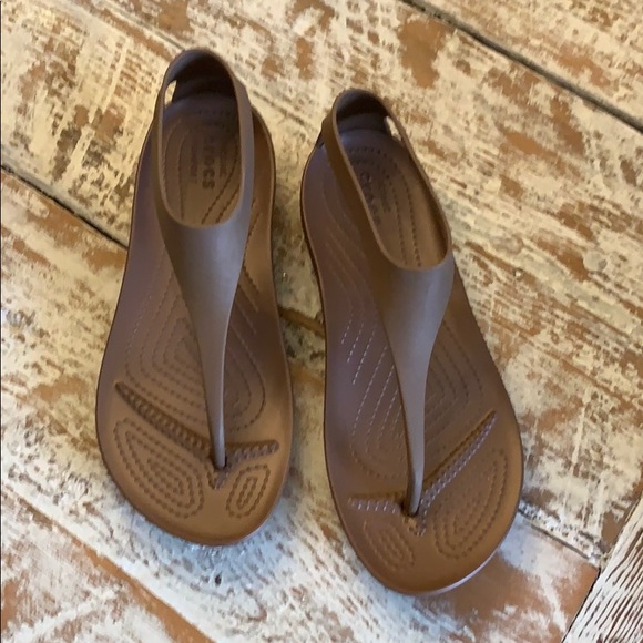 crocs women's serena flip